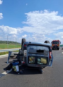Autoturism răsturnat pe Autostrada A1