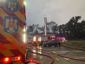 incendiu firma -pitesti (1)