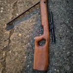 Piteștean cu pușca în Târgul Săptămânal (4)