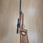 Piteștean cu pușca în Târgul Săptămânal (5)