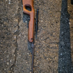 Piteștean cu pușca în Târgul Săptămânal (6)