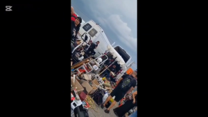 Piteștean cu pușca în Târgul Săptămânal (8)