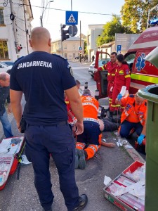 barbat cazut in strada pitesti (2)