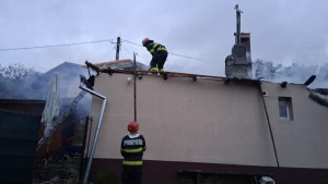 Incendiu casă Valea Mare Pravăț (1)