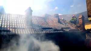 incendiu casa dragoslavele (2)