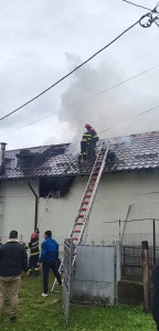 incendiu casa rucar (4)
