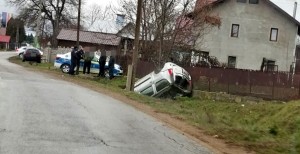 Autoturism intrat în șanț Dârmănești