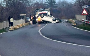 Autoturism răsturnat Lunca Corbului (2)