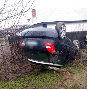Vehicul răsturnat Costești -Telești