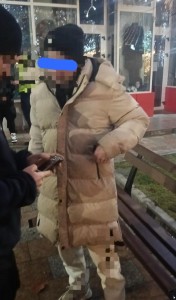 au spart o căsuță din Târgul de Crăciun- pitesti (1)