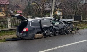 auto intrat intr-un cap de pod - Leresti Arges