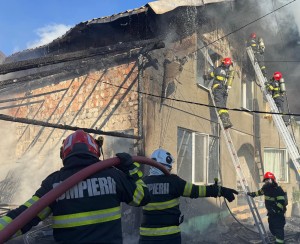 incendiu casa comuna bradu (3)