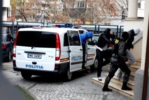 Bărbați reținuți