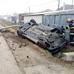 auto rasturnat stalpeni arges (1)