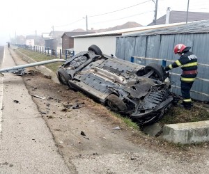 auto rasturnat stalpeni arges (1)