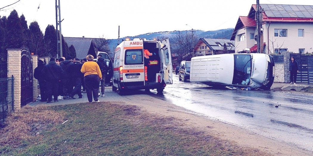 Autoutilitară răsturnat Lerești (4)