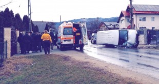 Autoutilitară răsturnat Lerești (4)