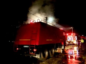 Casă cuprinsă de flăcări (2)