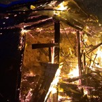 Casă cuprinsă de flăcări în comuna Drăganu (3)