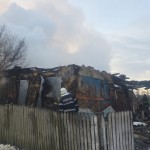 Casă cuprinsă de flăcări în comuna Drăganu (4)