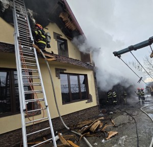 incendiu casa micesti (2)