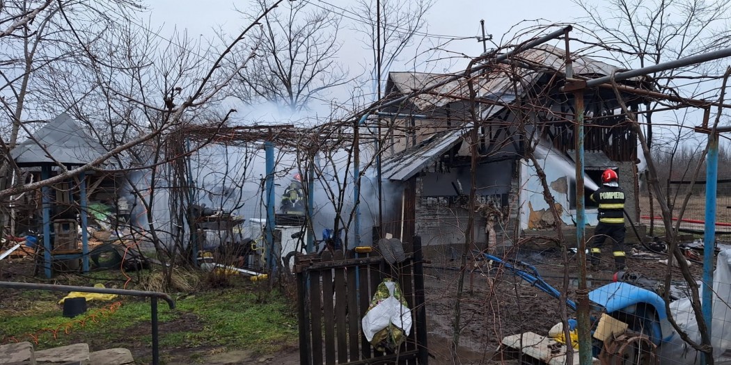 incendiu sat parvu rosu - costeste (1)