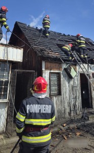 Incendiu într-o gospodărie din Câmpulung (3)