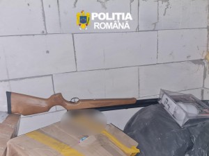 Percheziții în comuna Mozăceni (1)