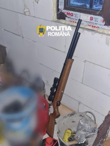 Percheziții în comuna Mozăceni (3)