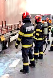 incendiu TIR parcat draganu