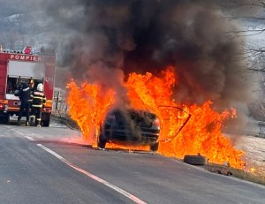 incendiu auto campulug (1)