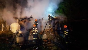incendiu casa tigveni (1)