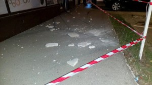 tencuiala cazuta bloc fratii golesti (7)