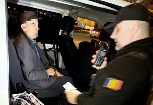 vârstnic dezorientat în autobuz