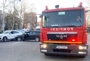 Accident cu trei autoturisme pe Calea Craiovei (1)