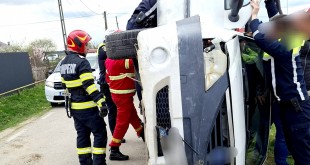 Autoturism răsturnat Călinești (1)