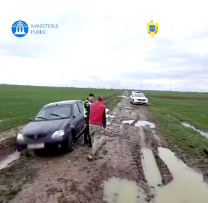 Bărbat reținut pentru mai multe infracțiuni la regimul rutier (4)