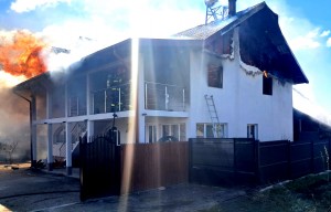 Incendiu casa Cotmeana (1)