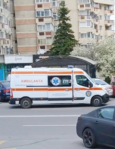 Tânără căzută în zona pasajului Magnolia (2)