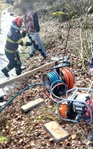 autoturism răsturnat la Bughea de Jos (2)