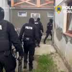 percheziții Rucăr (1)