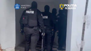 percheziții Rucăr (5)