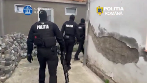 percheziții Rucăr (6)