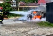 Mașină cuprinsă de flăcări în comuna Rucăr (2)
