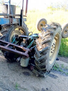 Tractor căzut peste un bărbat
