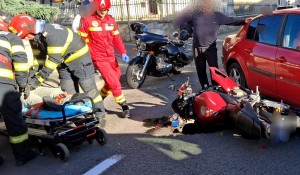 accident moto cu auto
