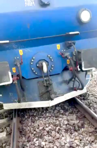 auto lovit de tren leordeni arges (1)