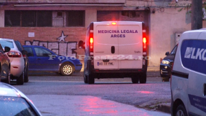 găsit decedat, în scara unui bloc