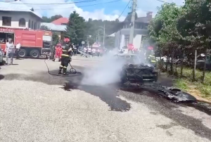incendiu auto campulung (2)