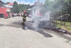 incendiu auto campulung (3)